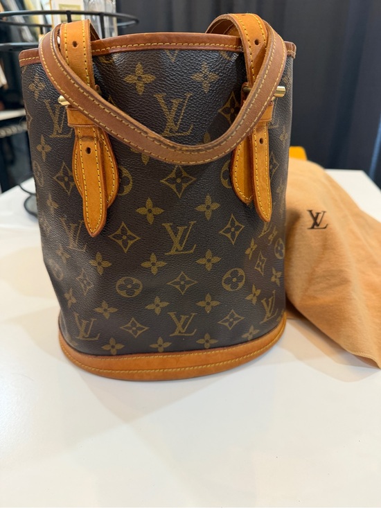 Louis Vuitton Handbags - Louis Vuitton Monogram bucket petite